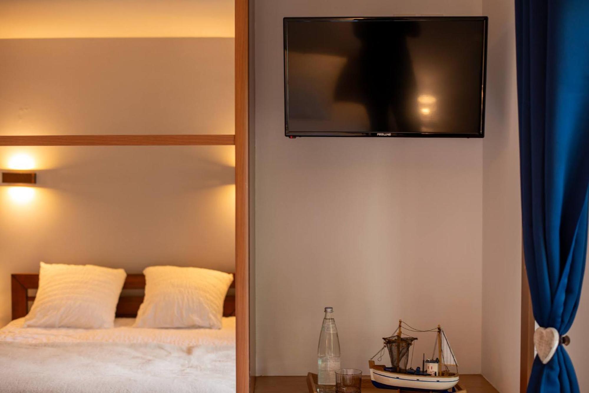 Sechex Nous Hotell Margencel Eksteriør bilde